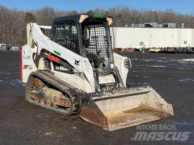 Bobcat T590 滑移装载机
