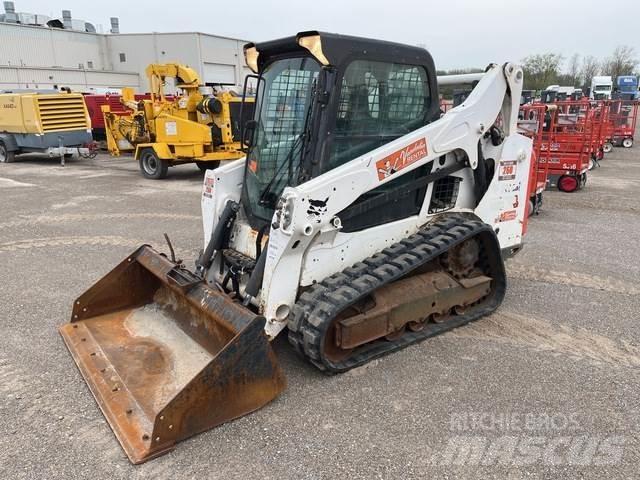 Bobcat T590 滑移装载机