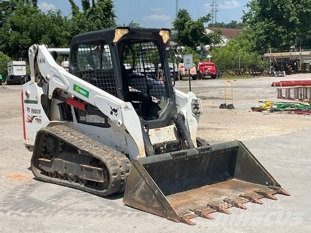 Bobcat T590 滑移装载机