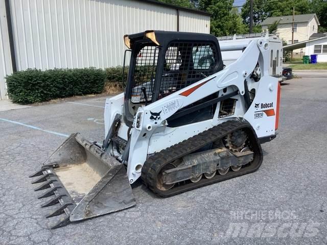 Bobcat T590 滑移装载机