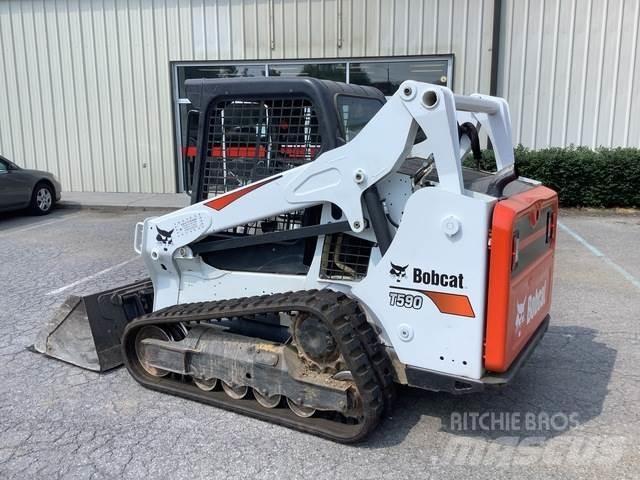Bobcat T590 滑移装载机