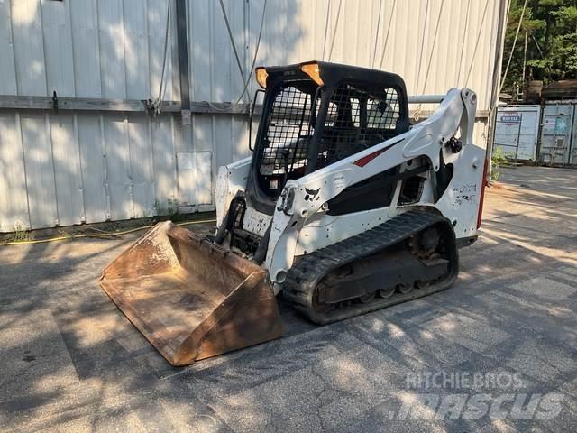 Bobcat T590 滑移装载机