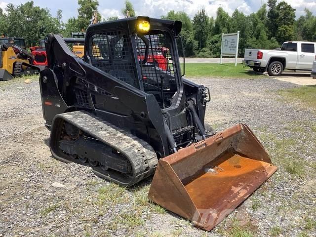 Bobcat T590 滑移装载机