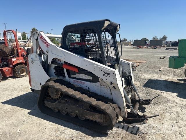 Bobcat T590 滑移装载机
