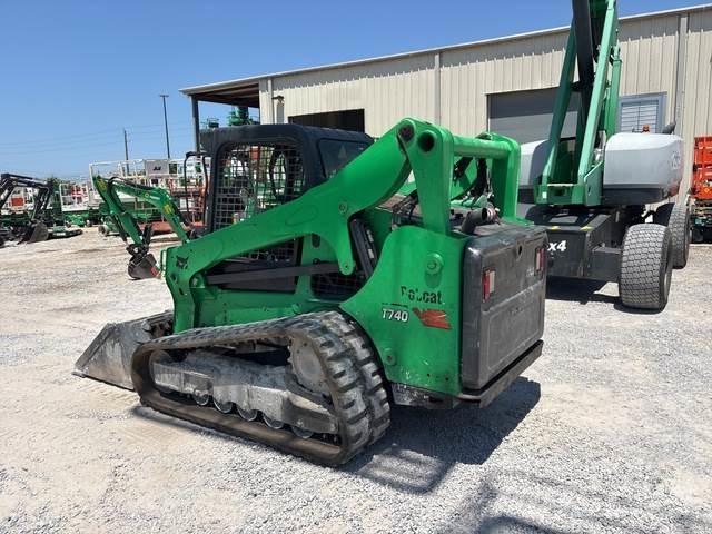 Bobcat T740 滑移装载机