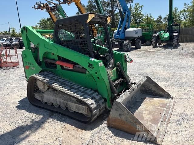 Bobcat T740 滑移装载机