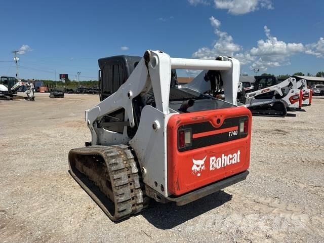 Bobcat T740 滑移装载机