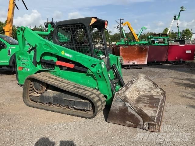 Bobcat T740 滑移装载机