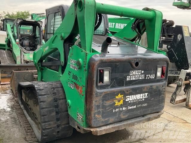 Bobcat T740 滑移装载机