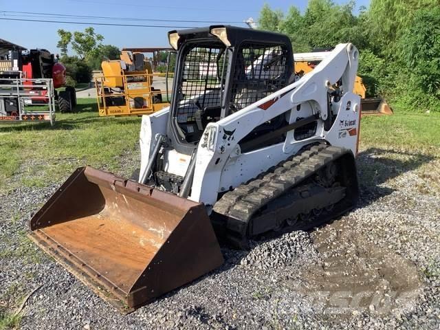 Bobcat T740 滑移装载机