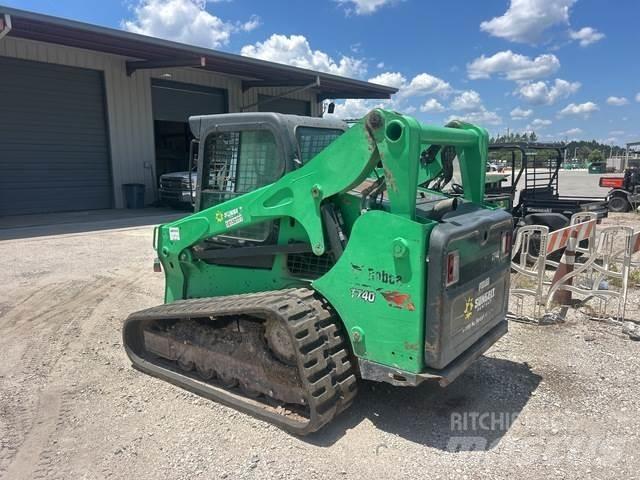 Bobcat T740 滑移装载机