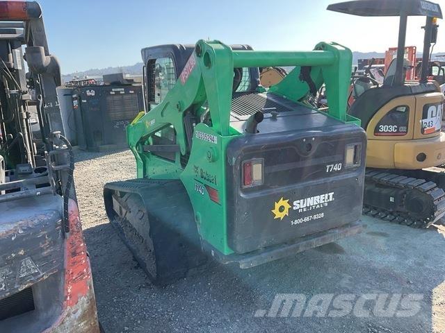 Bobcat T740 滑移装载机