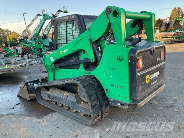 Bobcat T740 滑移装载机
