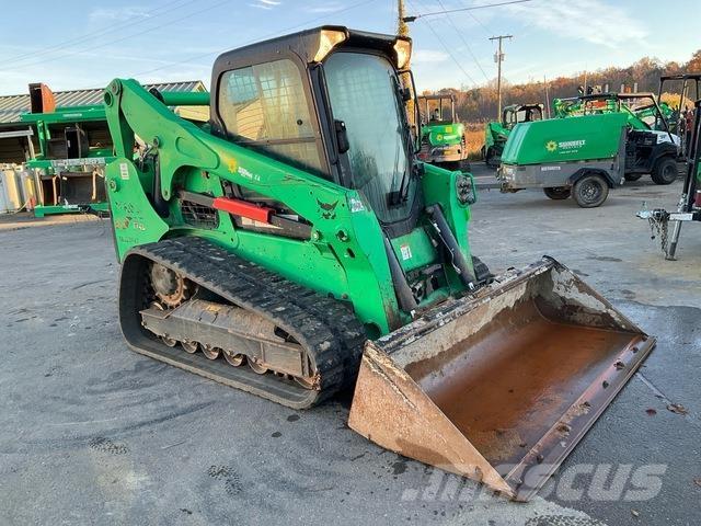 Bobcat T740 滑移装载机