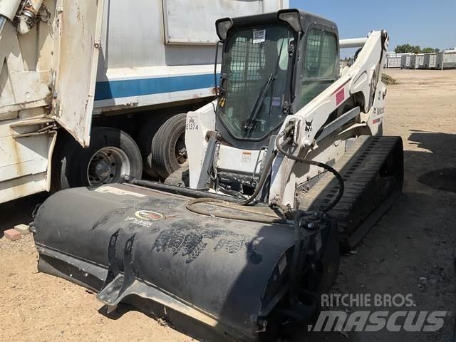 Bobcat T870 滑移装载机
