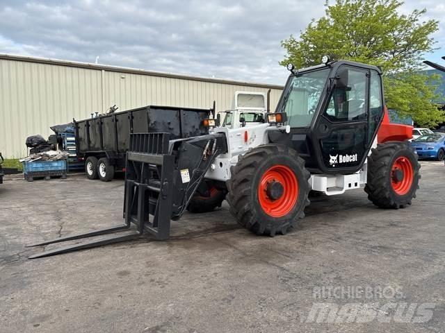 Bobcat V723 伸缩臂叉装车|叉装车