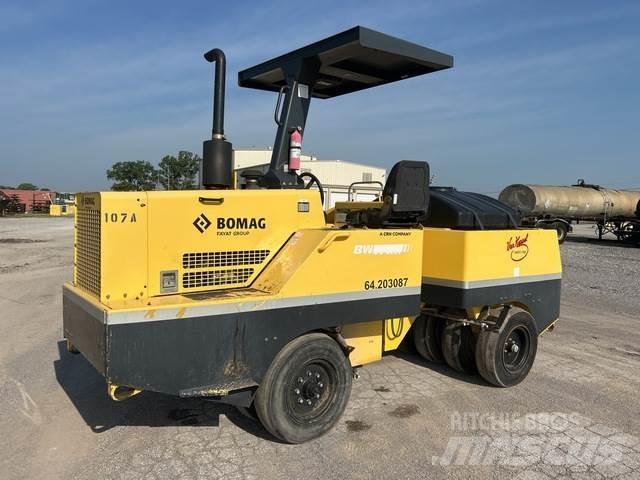 Bomag BW11RH 胶轮压路机