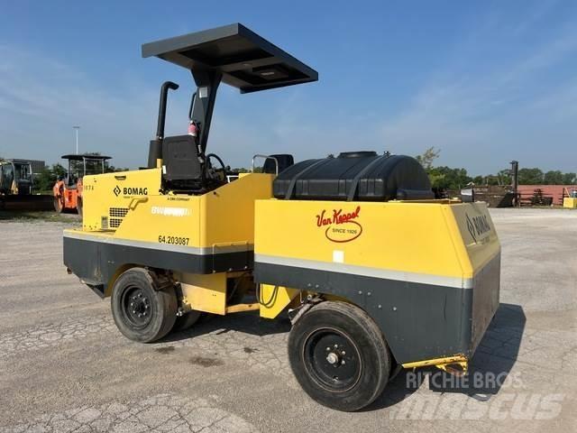 Bomag BW11RH 胶轮压路机