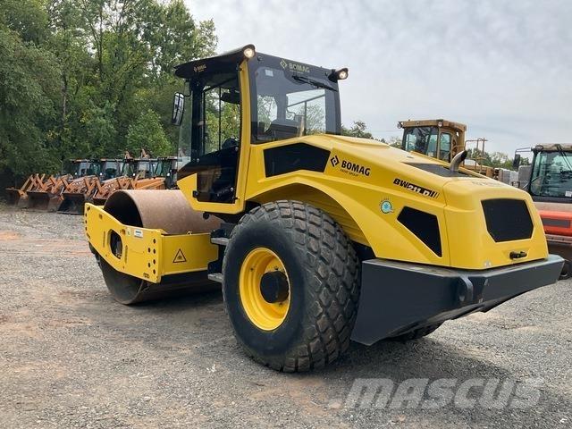 Bomag BW211 D 单轮压路机