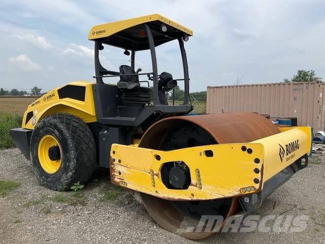 Bomag BW211D-5 单轮压路机