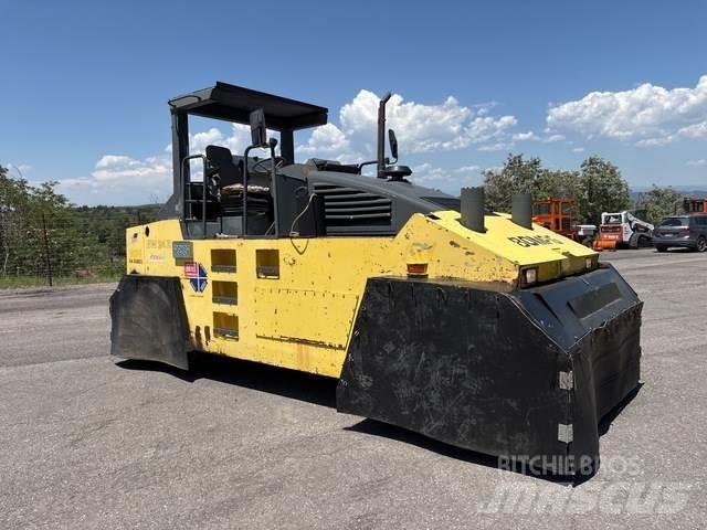 Bomag BW24R 胶轮压路机