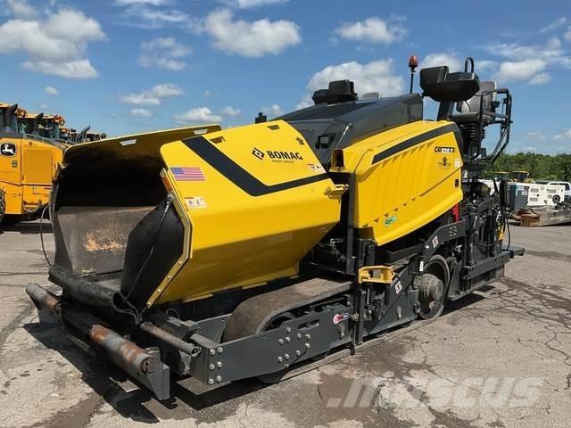 Bomag CR-820T 沥青摊铺机
