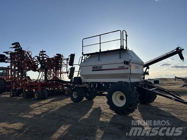 Bourgault 5710 条播机
