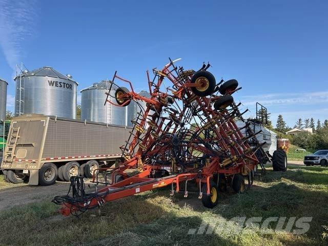 Bourgault 8810 条播机