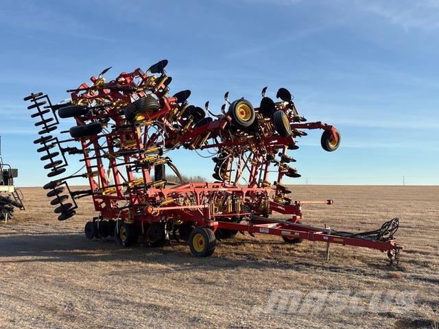 Bourgault 8810 条播机