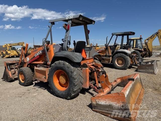 Case IH 570MXT 前装载和挖掘机