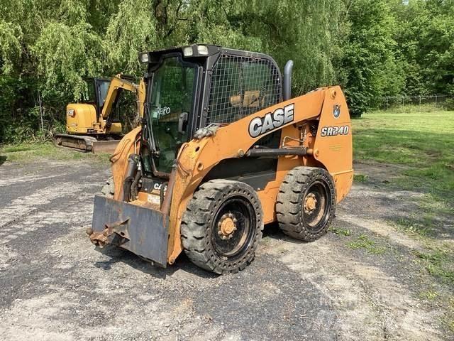 CASE SR240 滑移装载机