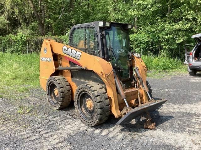 CASE SR240 滑移装载机