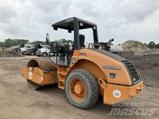 CASE SV208 单轮压路机