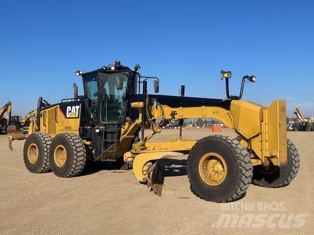 CAT 14M 平地机/推土机