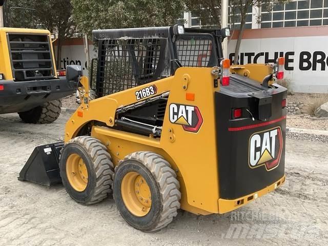 CAT 216B3 滑移装载机