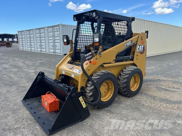 CAT 216B3 滑移装载机