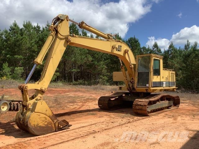 CAT 225 履带挖掘机
