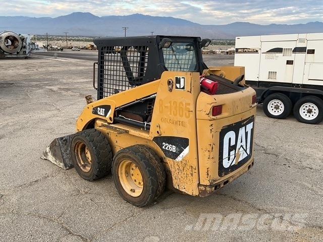 CAT 226B 滑移装载机