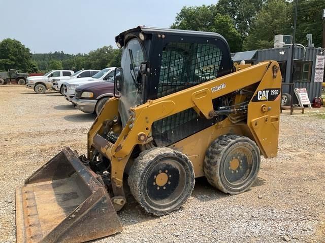 CAT 226D 滑移装载机