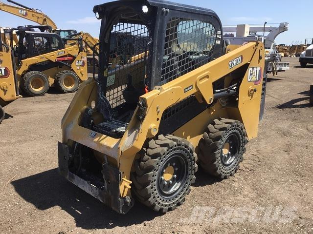 CAT 226D3 滑移装载机