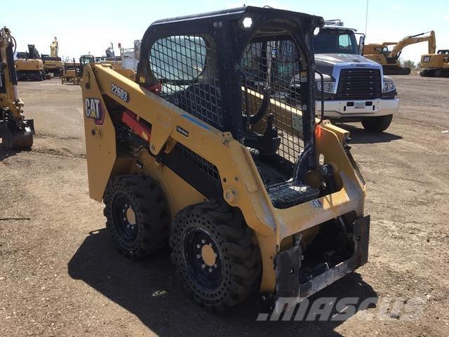 CAT 226D3 滑移装载机