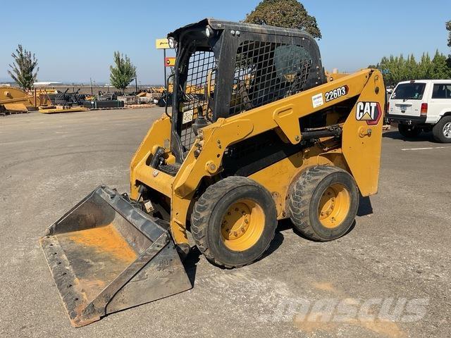 CAT 226D3 滑移装载机