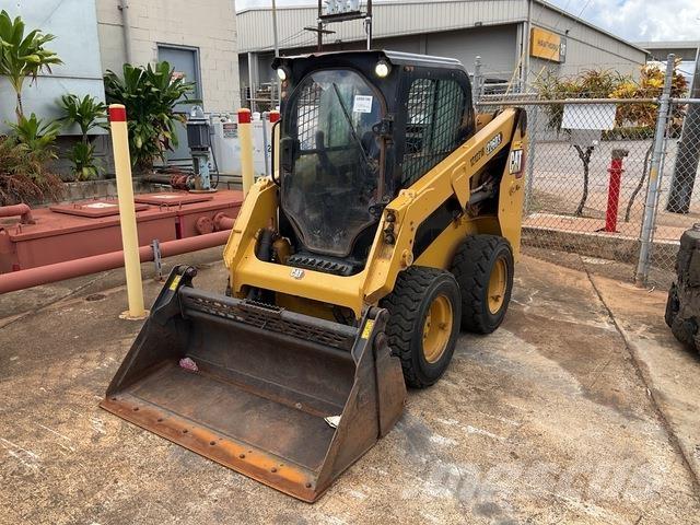 CAT 226D3 滑移装载机