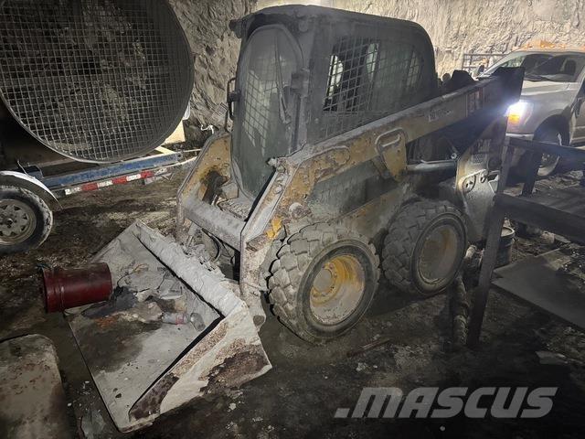 CAT 232D 滑移装载机