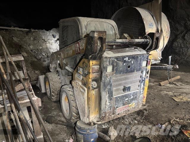 CAT 232D 滑移装载机
