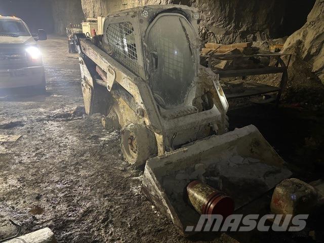 CAT 232D 滑移装载机