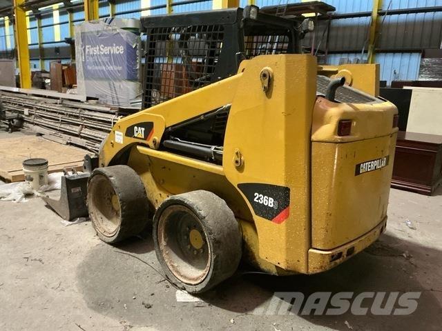 CAT 236B3 滑移装载机
