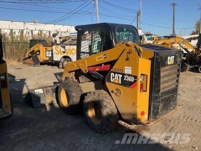 CAT 236D 滑移装载机