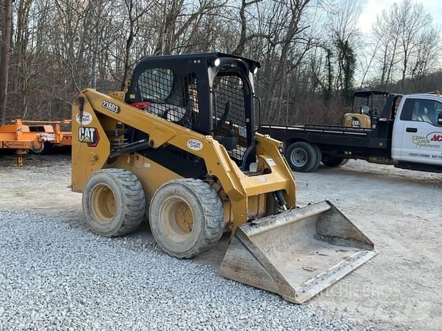 CAT 236D3 滑移装载机