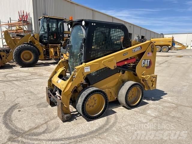 CAT 236D3 滑移装载机